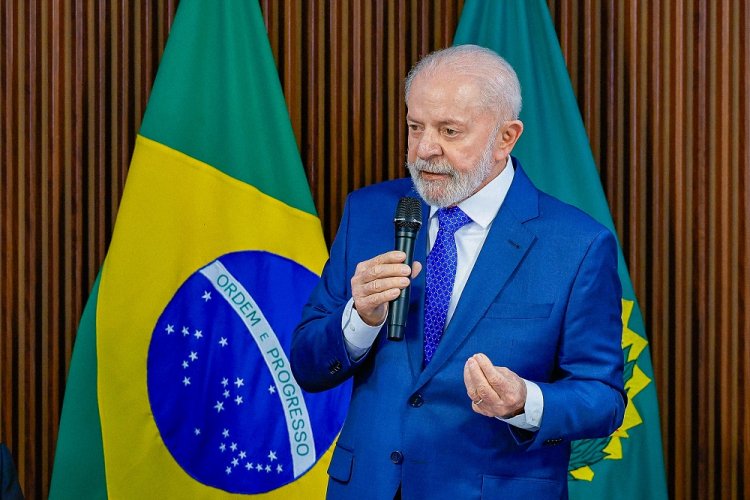 Lula pede um minuto de silêncio por queda de avião em Vinhedo com 62 pessoas