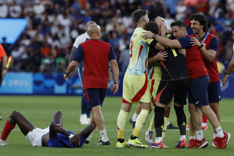 Espanha derrota donos de casa e levam o ouro no futebol masculino